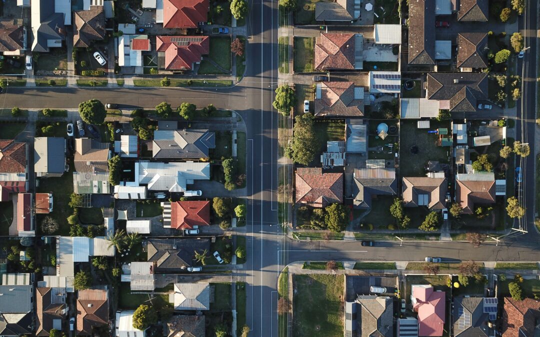 Overhead view of neighborhood residential properties